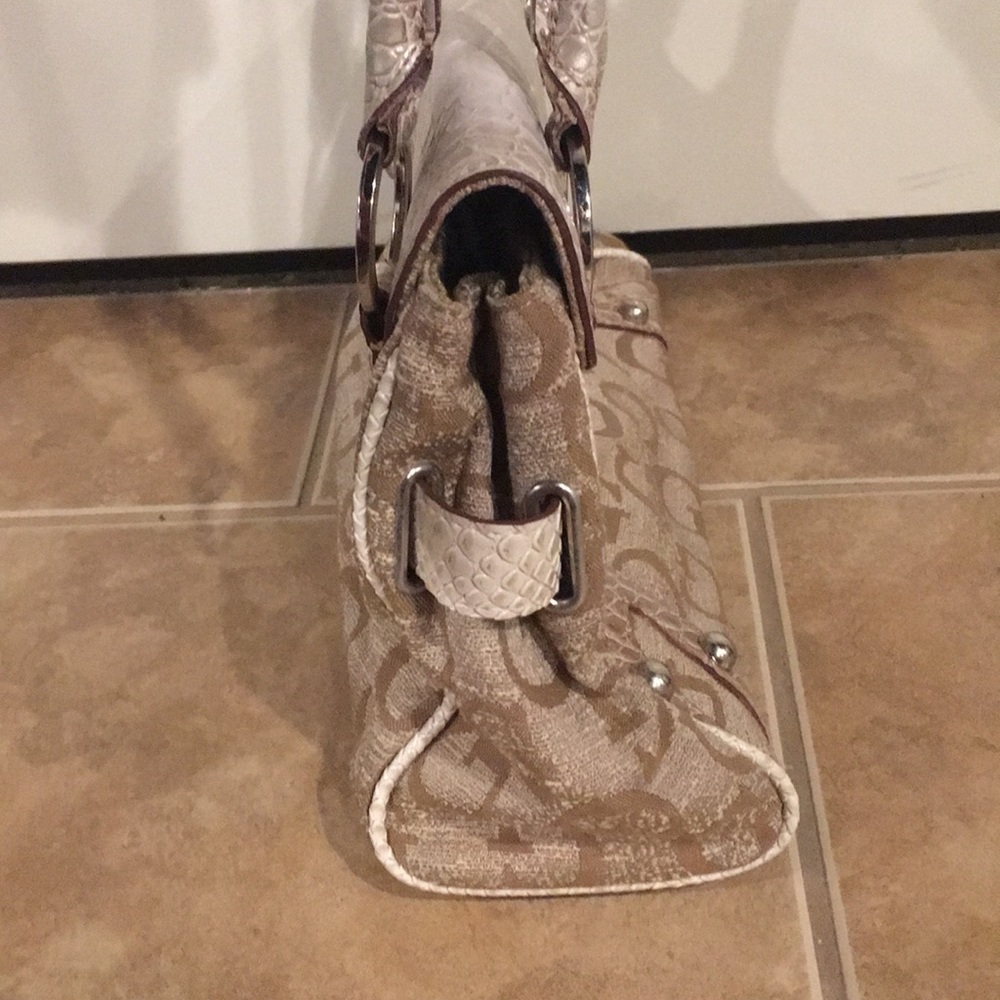 Guess Purse - Picture 4 of 5